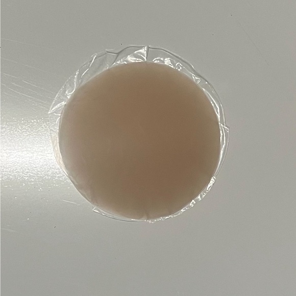 2 Pair Caramel Nipple Covers Sticky Adhesive Lift Breast Petals Pasties w/ Case - Picture 2 of 7